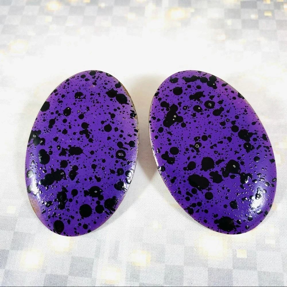 Purple oval enamel splatter vintage earrings 1980s